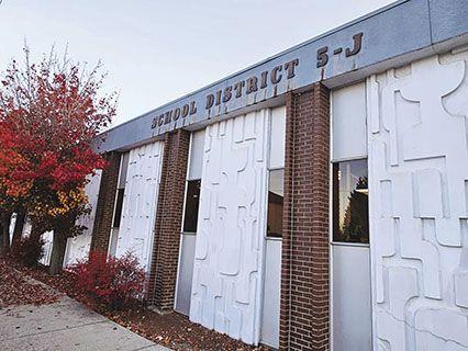 Baker School Board to decide on 3-year contract with teachers